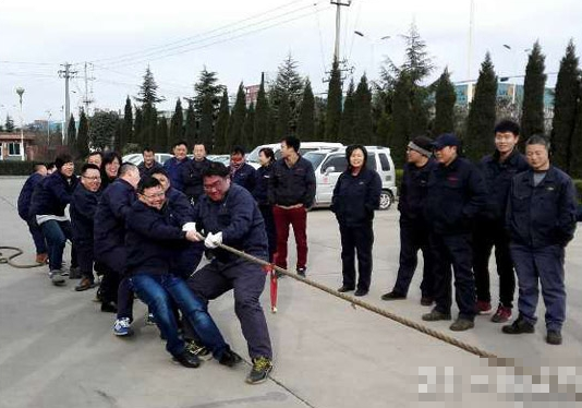 东方红叉车新年“开门红”