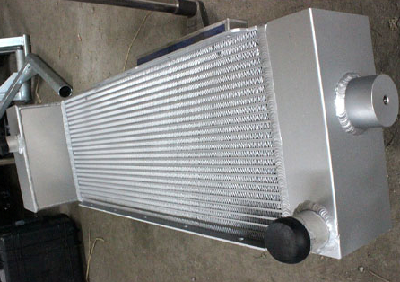 福格勒s1800-2摊铺机发动机水箱散热器